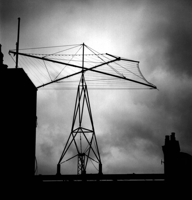 http://www.irdial.com/dorchester_antenna_closeup.jpg